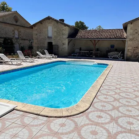 Domaine Clos Et Arbore De 3 Ha Avec Deux Maisons Villa
