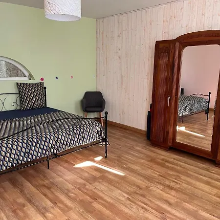 Domaine Clos Et Arboré De 3 Ha Avec Deux Maisons * Lamothe-Montravel